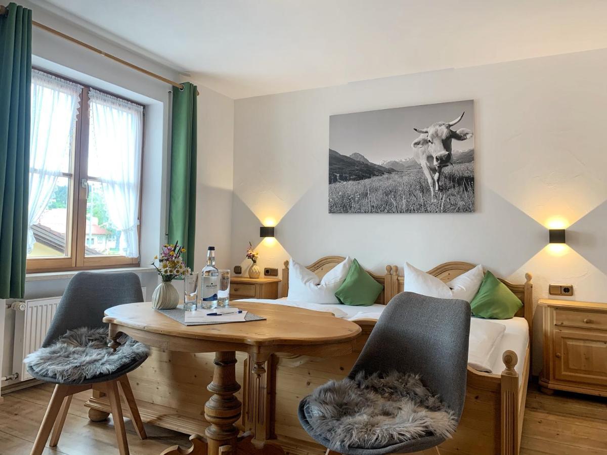 Gaestehaus "Zur Schmiede" Wertach Dış mekan fotoğraf
