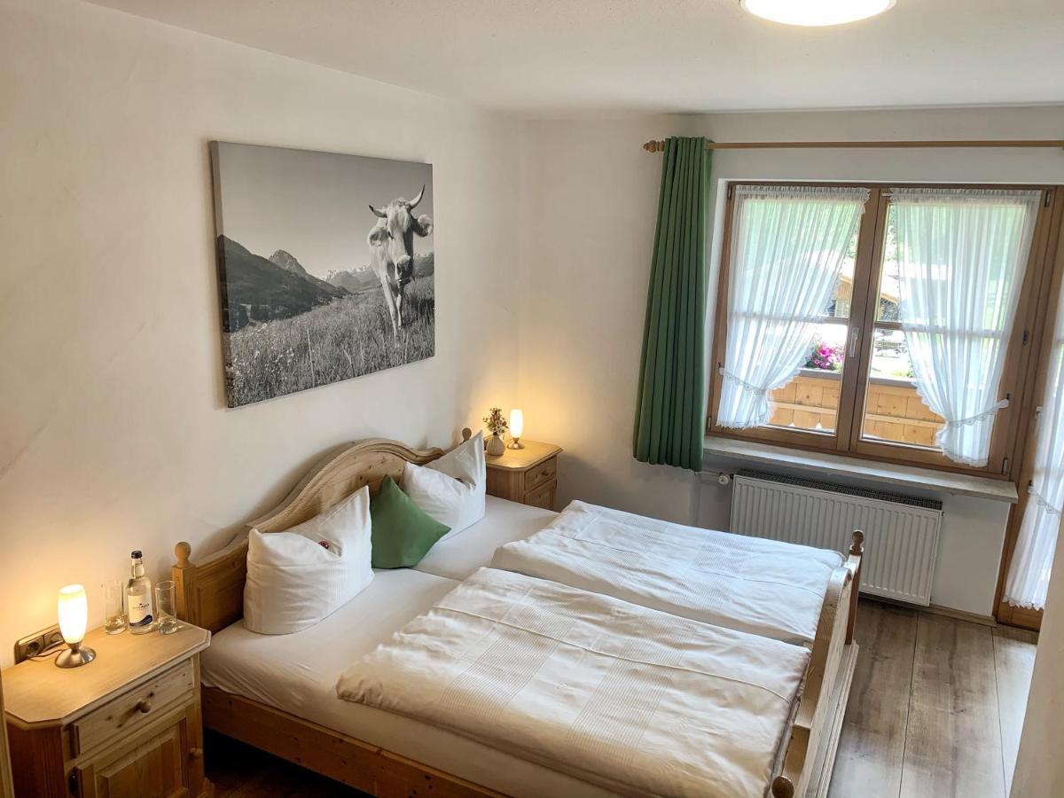 Gaestehaus "Zur Schmiede" Wertach Dış mekan fotoğraf