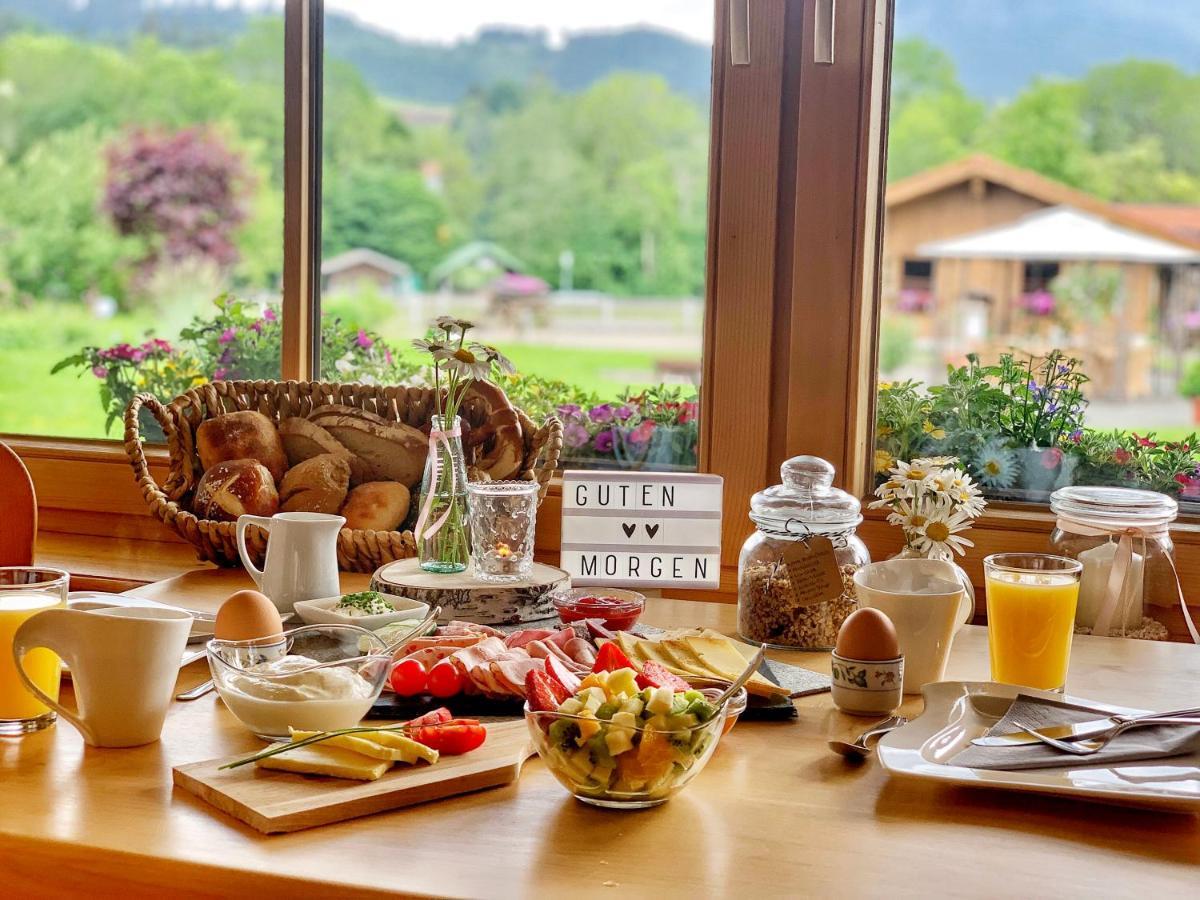 Gaestehaus "Zur Schmiede" Wertach Dış mekan fotoğraf