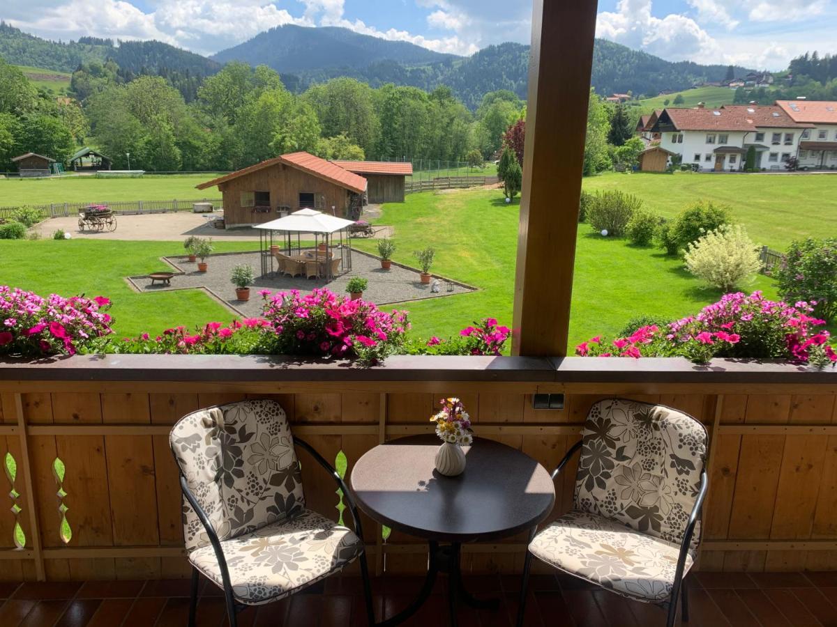 Gaestehaus "Zur Schmiede" Wertach Dış mekan fotoğraf